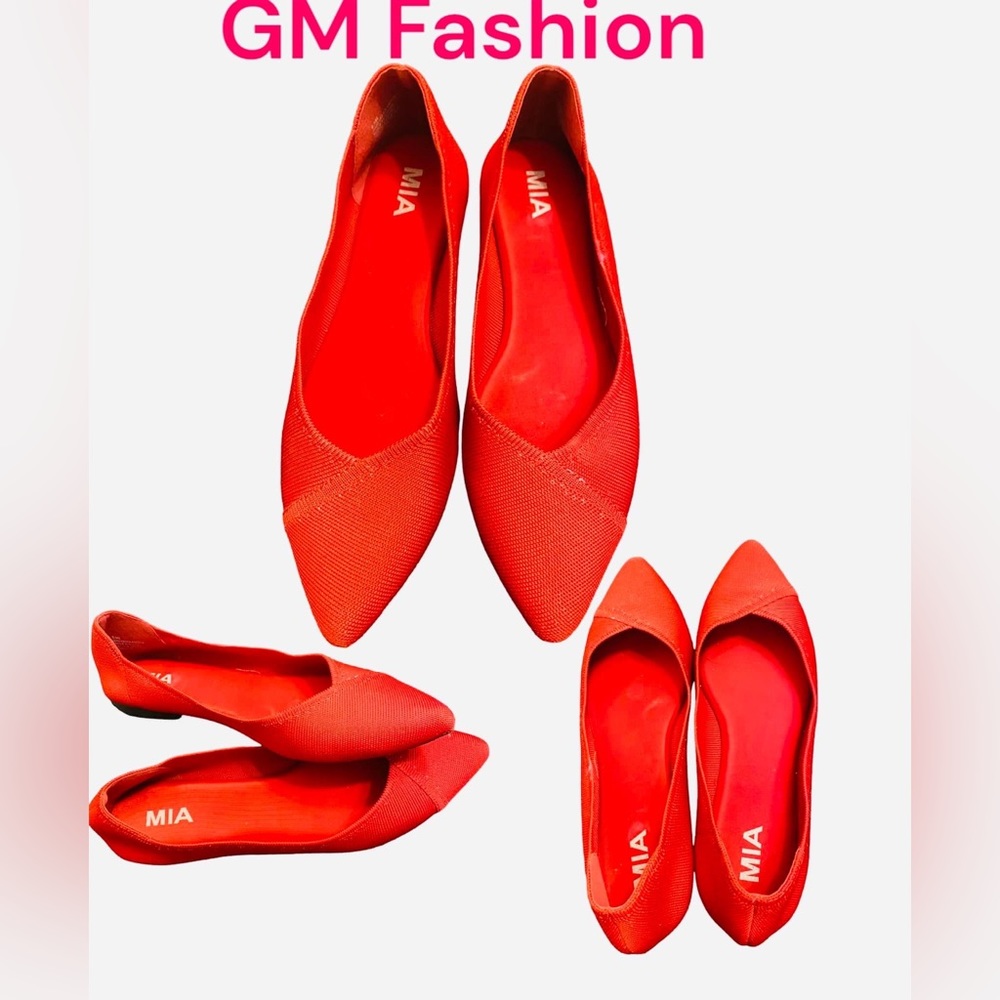 Shoe size 10
price $8